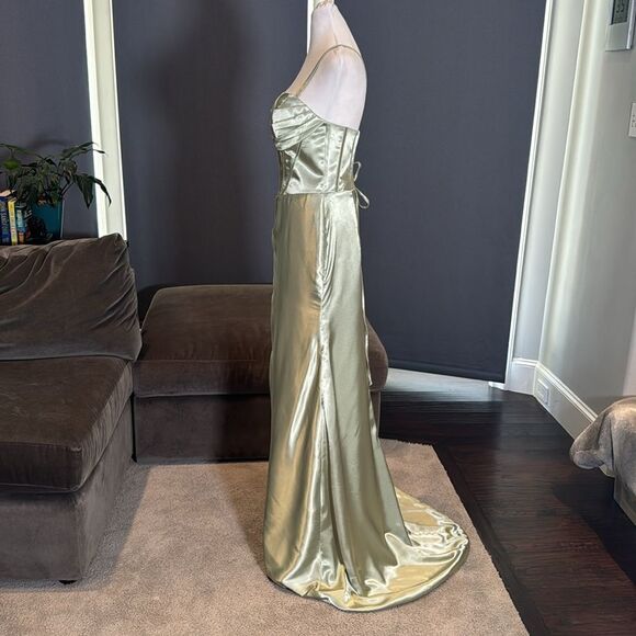 Women’s Light Green Prom Formal Dress Criss Cross Straps Leg Slit Size 8 NWOT - Picture 7 of 12